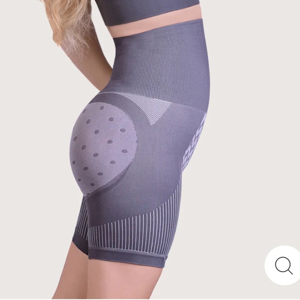 NWT! Women’s Sankom Gray Compression Shaping‎ Shorts